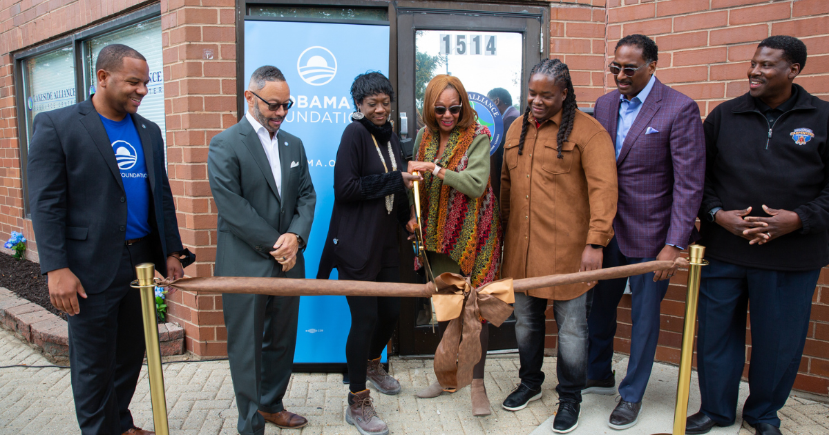 Obama Foundation and Lakeside Alliance open Resource Center in Woodlawn