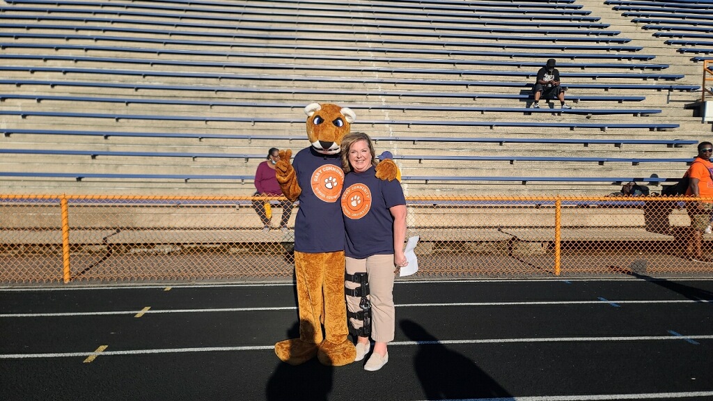 MCNULTY WITH MASCOT
