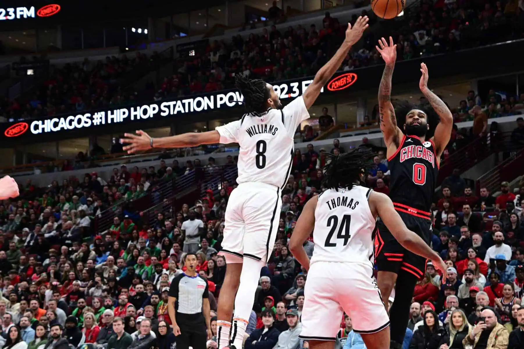 Bulls Edge Past Nets in Thrilling Clash at United Center