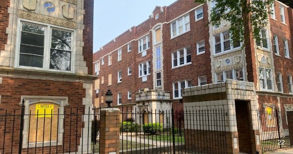 6725-6733 S. Paxton
